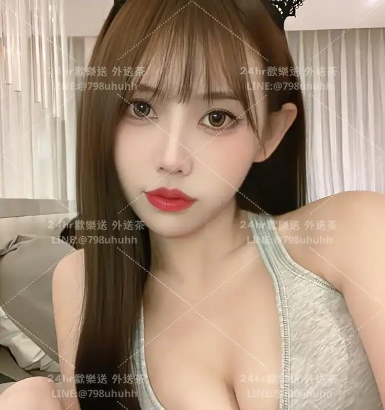 唅伊